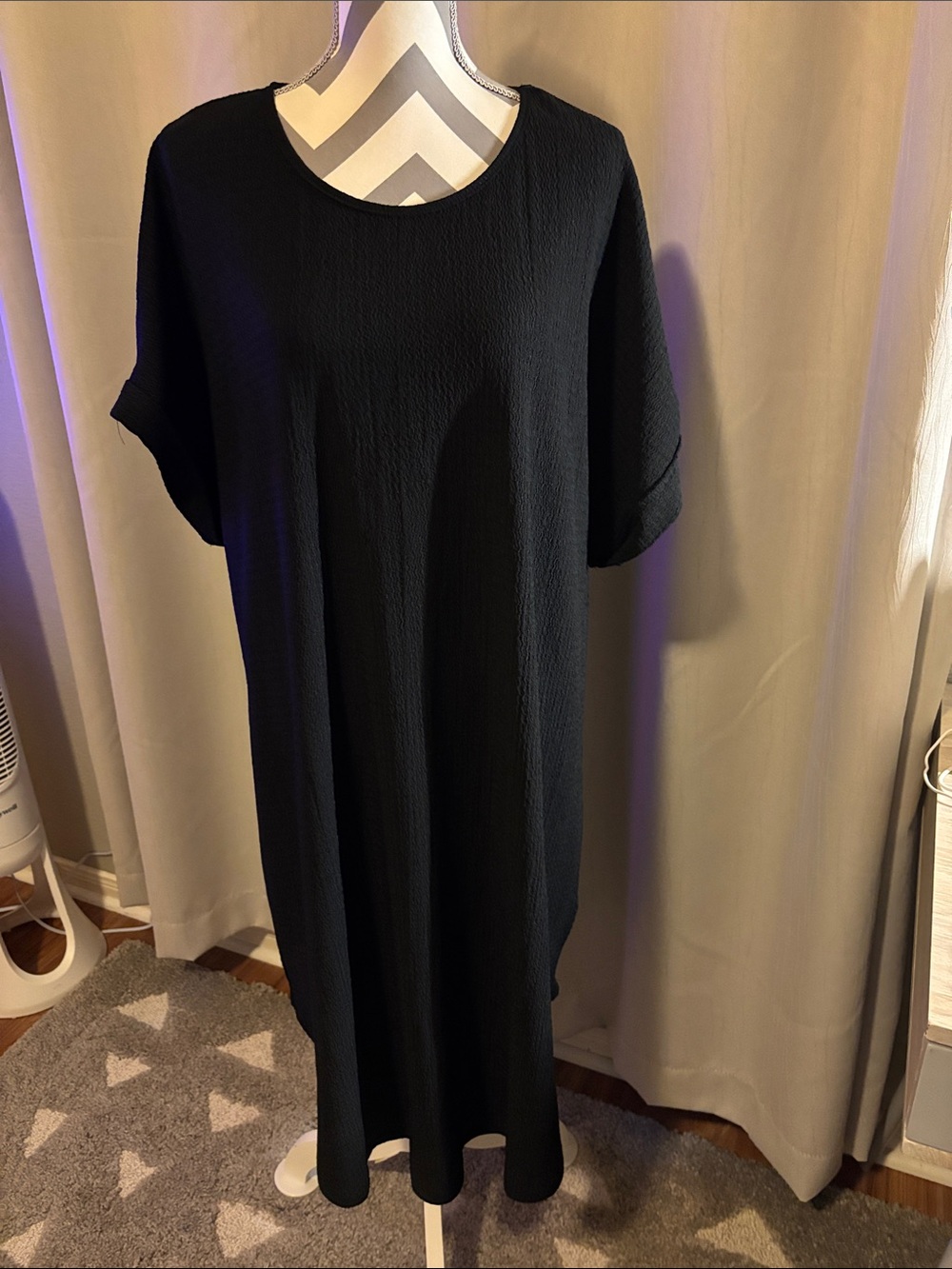 SHEIN Black Short Sleeve Round Neck Midi Dress